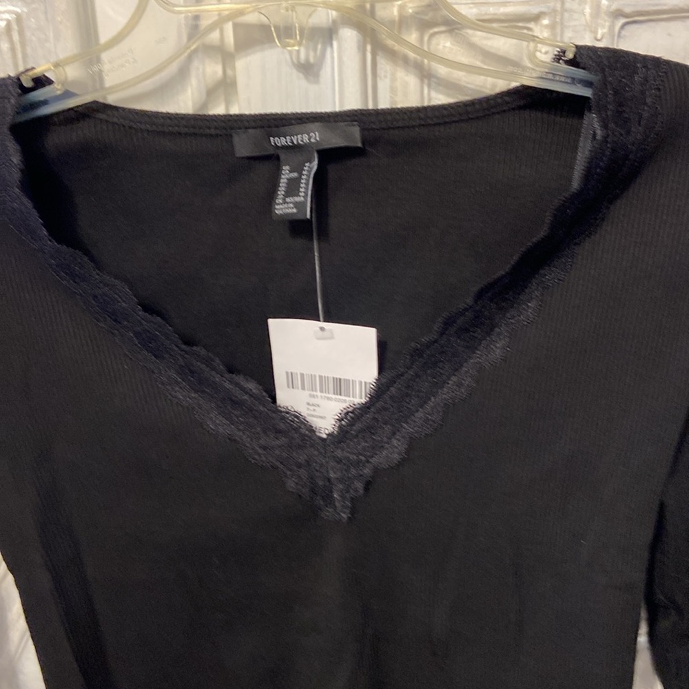 Final price accepted 💎NWT BLACK LACE CROP TOP - Picture 3 of 8